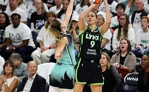 lynx Basketball 2